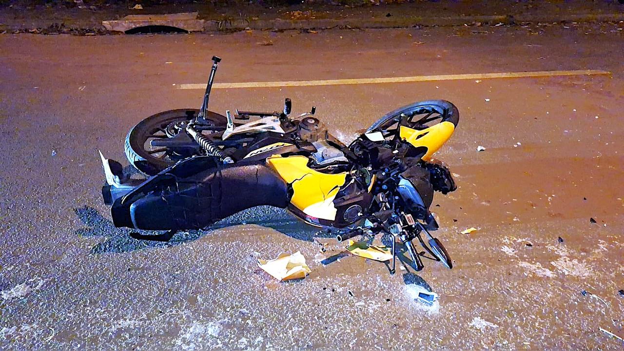Moto abandonada em via pública de Cascavel intriga moradores durante a madrugada