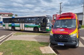 Idosos ficam feridos após acidente entre ônibus e Citroën C3 em Cascavel