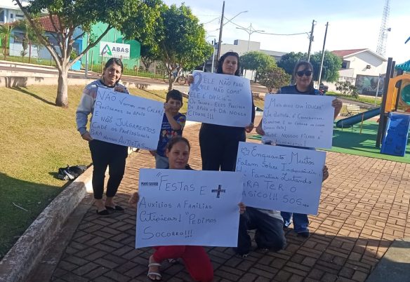 Mães protestam contra 'abandono' a crianças autistas em Santa Tereza do Oeste