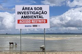 Comunidade na orla baiana sofre há 100 dias com contaminação da praia