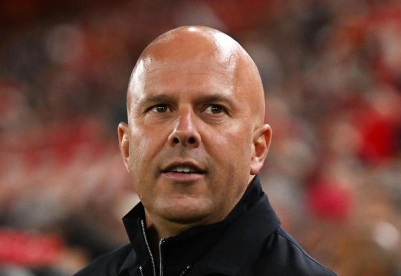 Liverpool demite técnico e segue reformulação no elenco