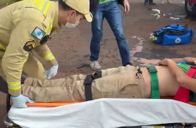 Batida entre carro e moto tem motociclista ferido e motorista fugitivo atrás do Zoo