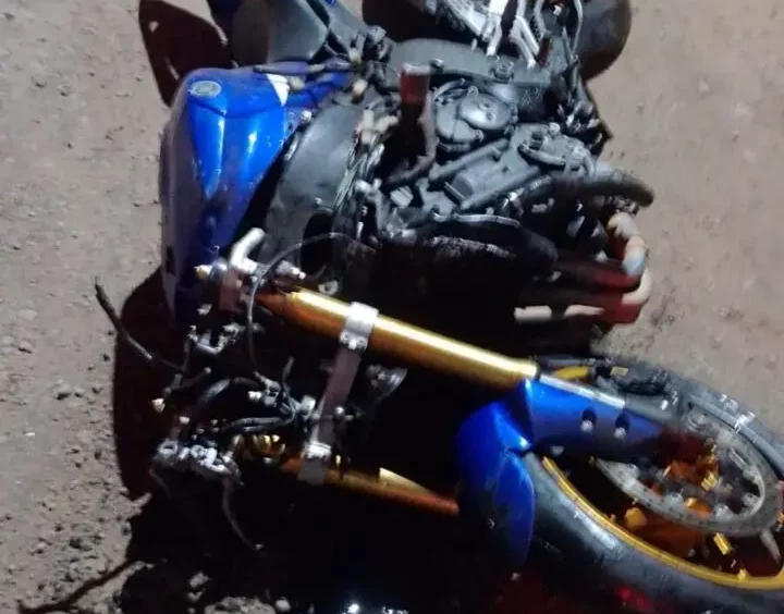 Motociclista morre em grave acidente na PR-317; corpo foi arremessado por 30 metros Imagem referente a Motociclista morre em grave acidente na PR-317; corpo foi arremessado por 30 metros