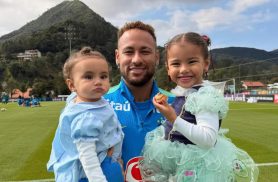 Neymar recebe visita da família na concentração da Seleção e momento com as filhas viraliza