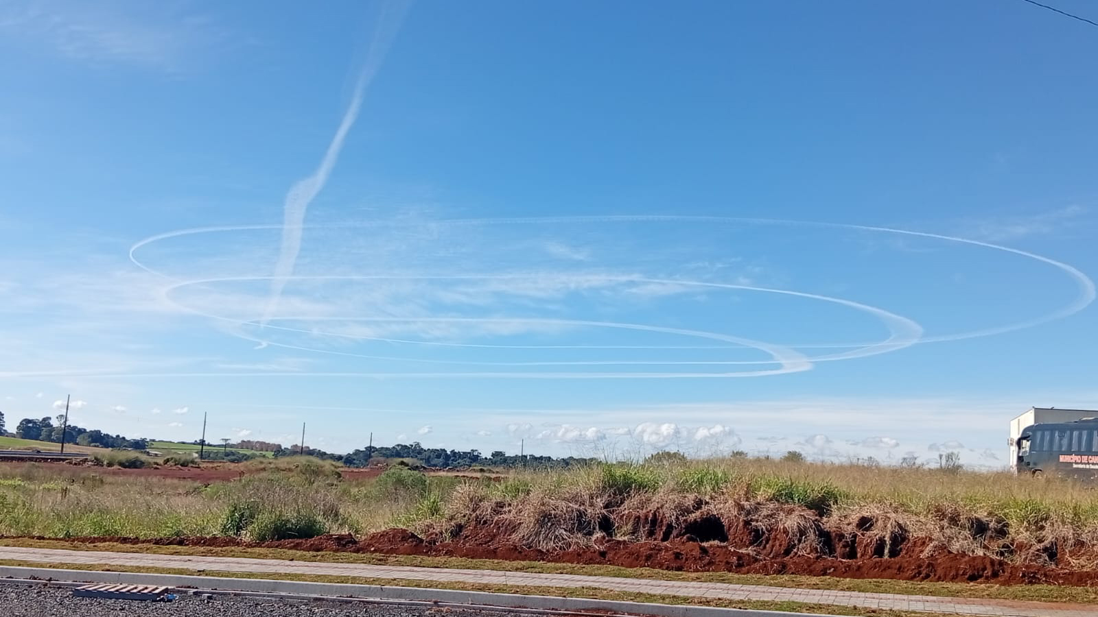 Avião da Azul faz manobras em círculos e preocupa moradores da região de Guarapuava