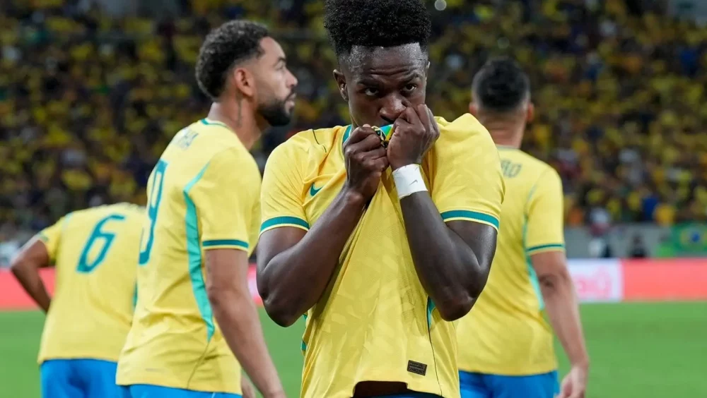 Imagem referente a Ancelotti escala 2 times e seleção se despede com goleada sobre Panamá