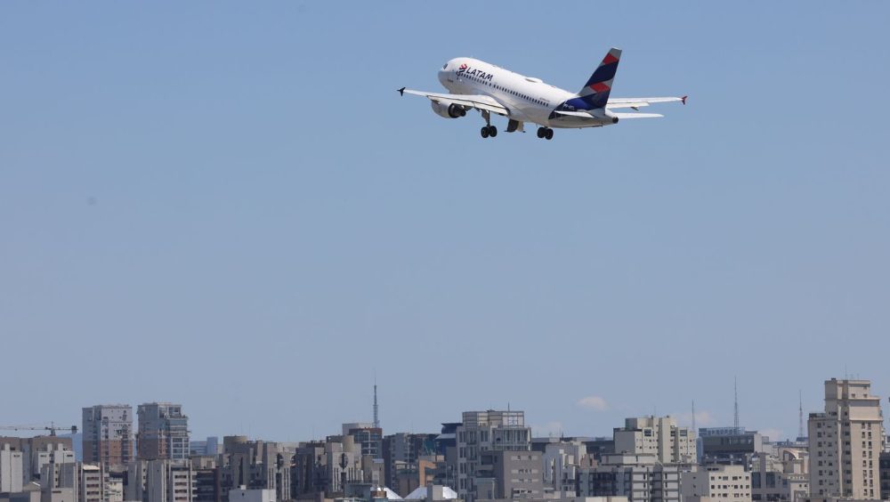 Petrobras reduz preço do querosene de aviação em 14,2% Imagem referente a Petrobras reduz preço do querosene de aviação em 14,2%