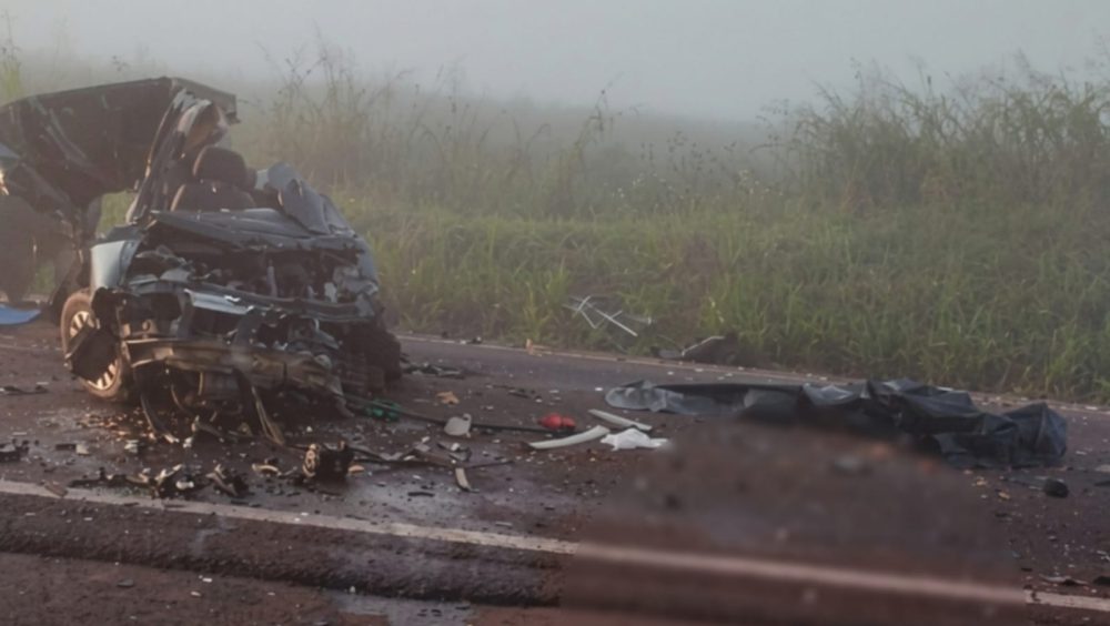 Grave acidente na PR-323 deixa três mortos e três feridos Imagem referente a Grave acidente na PR-323 deixa três mortos e três feridos
