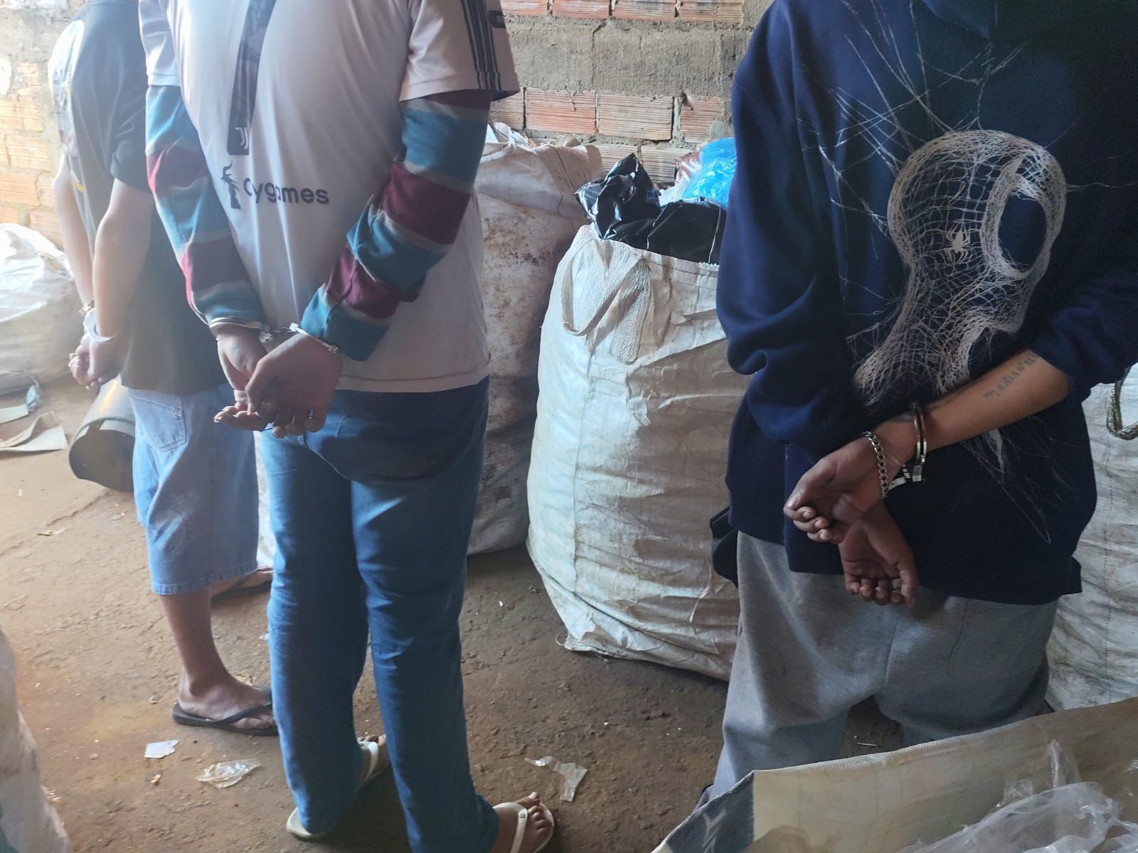Polícia Civil deflagra operação contra tráfico de drogas em Santa Tereza do Oeste