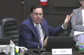 “Quantos aqui já tiveram uma dor de barriga no meio da rua?”: fala de vereador marca debate sobre projeto dos garis em Cascavel