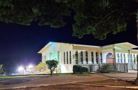 Céu limpo substitui a neblina e marca início de terça-feira gelada em Cascavel