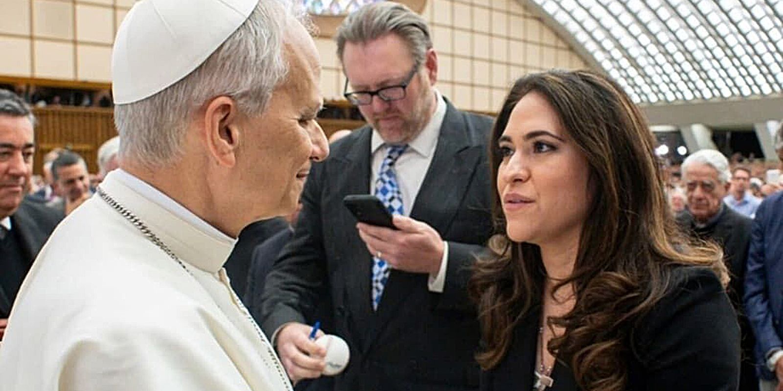 Imagem referente a Papa nomeia primeira mulher para liderar comunicações do Vaticano