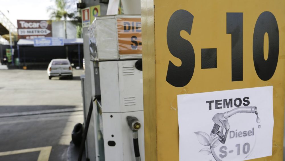 Petrobras ajusta preços do diesel para R$ 1,12 Imagem referente a Petrobras ajusta preços do diesel para R$ 1,12