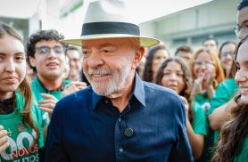 "Quem tinha que aumentar a taxa seríamos nós", diz Lula sobre EUA