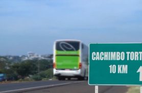 Cine Melhor Idade exibe sessão gratuita do filme "Cachimbo Torto" nesta quarta (3)