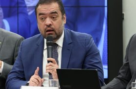TSE mantém condenação de Claudio Castro à inelegibilidade
