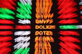 Bolsa sobe 1,16%, e dólar cai para R$ 5, apesar de medida dos EUA