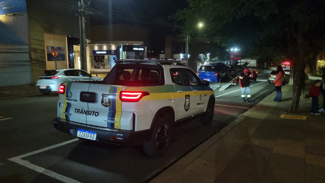 Veículos são apreendidos durante fiscalização de trânsito na Rua Minas Gerais