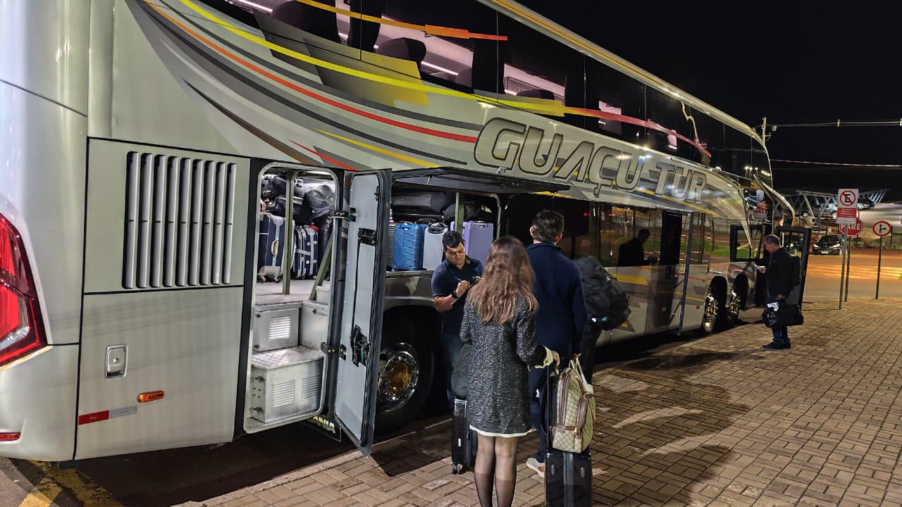 Passageiros serão levados para Foz após falha no sistema de iluminação fechar operações no Aeroporto de Cascavel