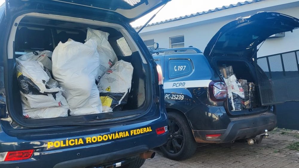 PRF encontra mais de 211 quilos de maconha em carro abandonado após acidente na BR-277 Imagem referente a PRF encontra mais de 211 quilos de maconha em carro abandonado após acidente na BR-277