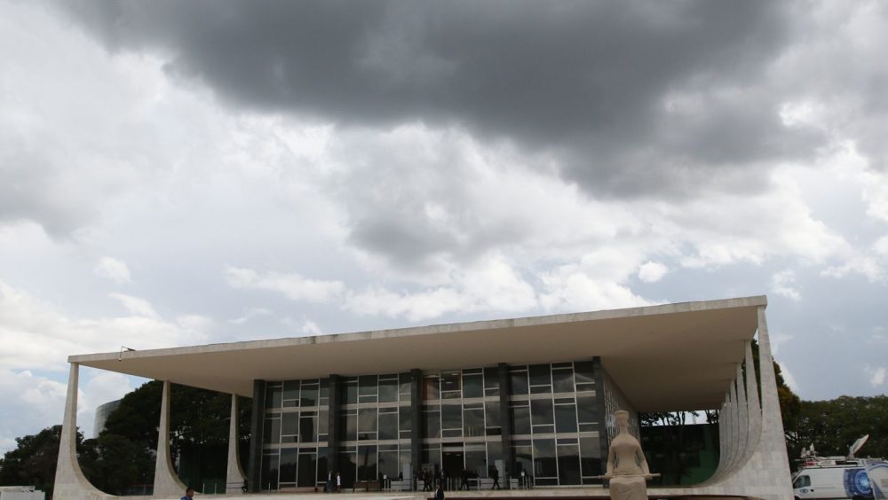 Tarifaço: STF libera julgamento do processo contra Eduardo Bolsonaro Imagem referente a Tarifaço: STF libera julgamento do processo contra Eduardo Bolsonaro
