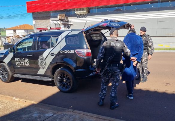 Choque detém homem após fogo atingir apartamento e colocar moradores em risco