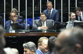 Senado anula norma sobre aborto legal em crianças vítimas de estupro