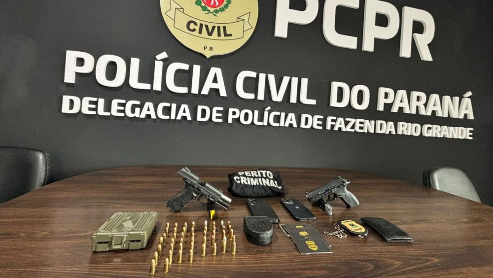 Imagem referente a PCPR prende homem em flagrante e apreende arma de uso restrito em Fazenda Rio Grande
