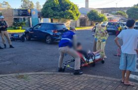 Adolescentes de scooter elétrica se envolvem em acidente de trânsito no Santo Onofre
