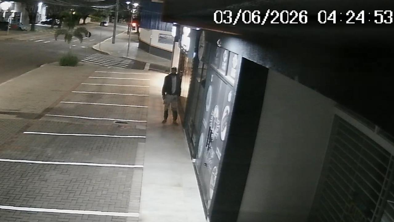Em Cascavel, tem ladrão agindo com tranquilidade por mais de 1 hora sem ninguém perceber