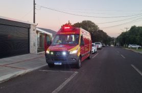 Idoso de 84 anos fica ferido após queda no Bairro Neva