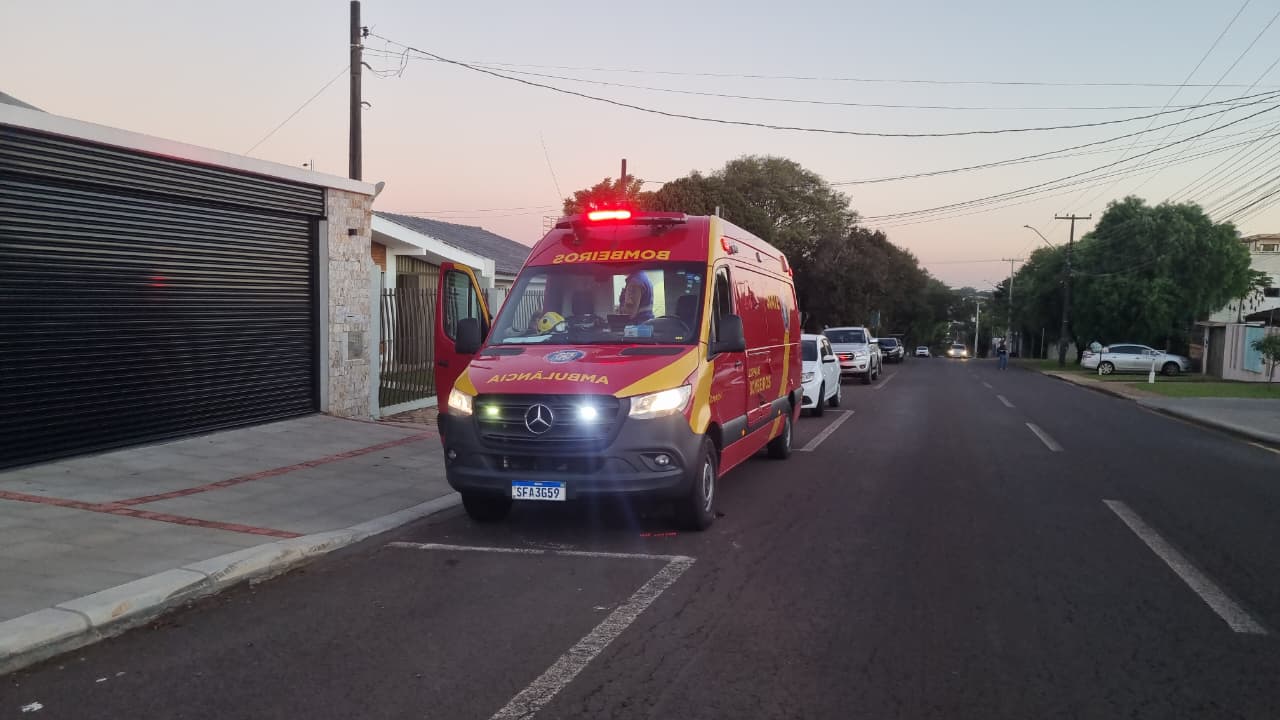 Idoso de 84 anos fica ferido após queda no Bairro Neva