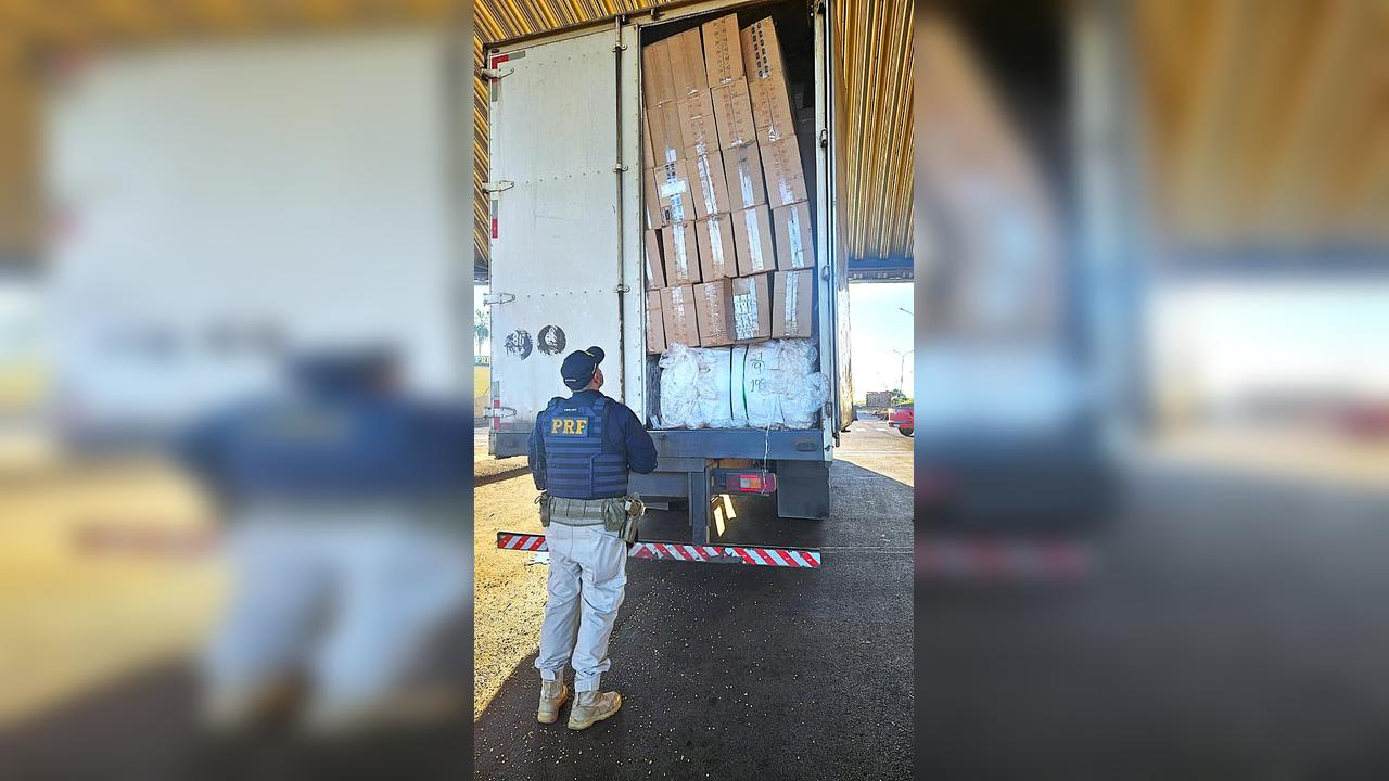 Contrabando de cigarros é descoberto em meio a carga de recicláveis