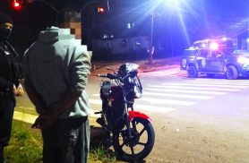 Adolescente é encaminhado à delegacia após tentar fugir da Guarda Municipal em Cascavel