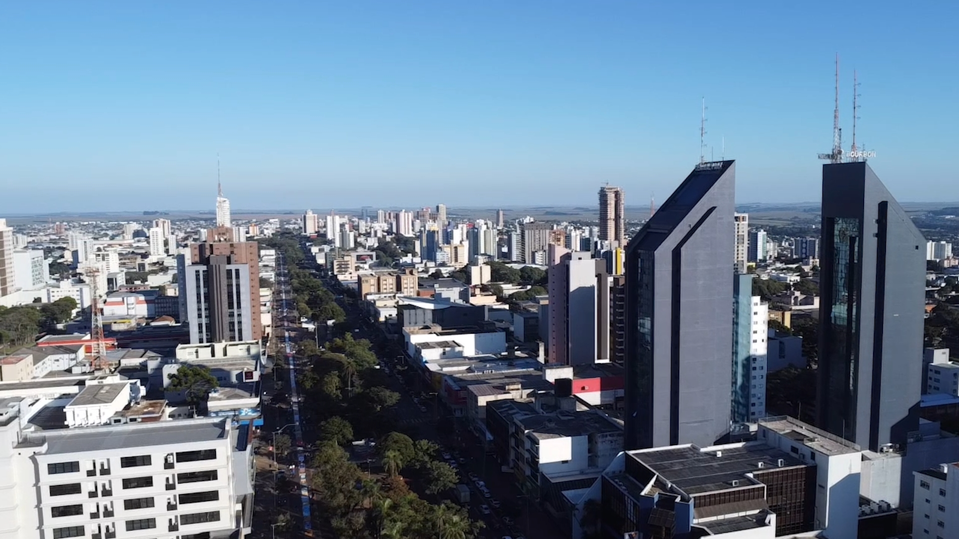 Imagem referente a Estagiário do tempo voltou das férias mas já caiu no plantão: feriado será de sol em Cascavel