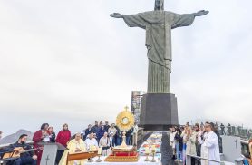 Cristo Redentor inova com tapete de patchwork no Corpus Christi