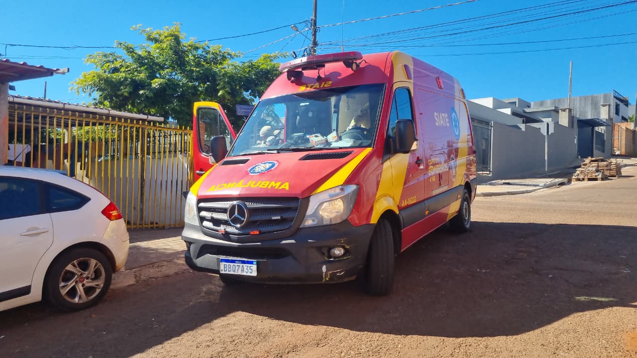 Moto e bicicleta se envolvem em acidente no Loteamento Belmonte, em Cascavel