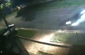 Imagens mostram carro desgovernado antes de colisão que terminou com tombamento no São Cristóvão