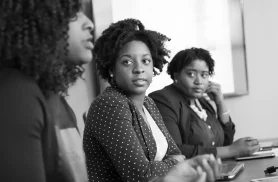 Desemprego entre mulheres negras jovens chega a 24,7%, aponta estudo