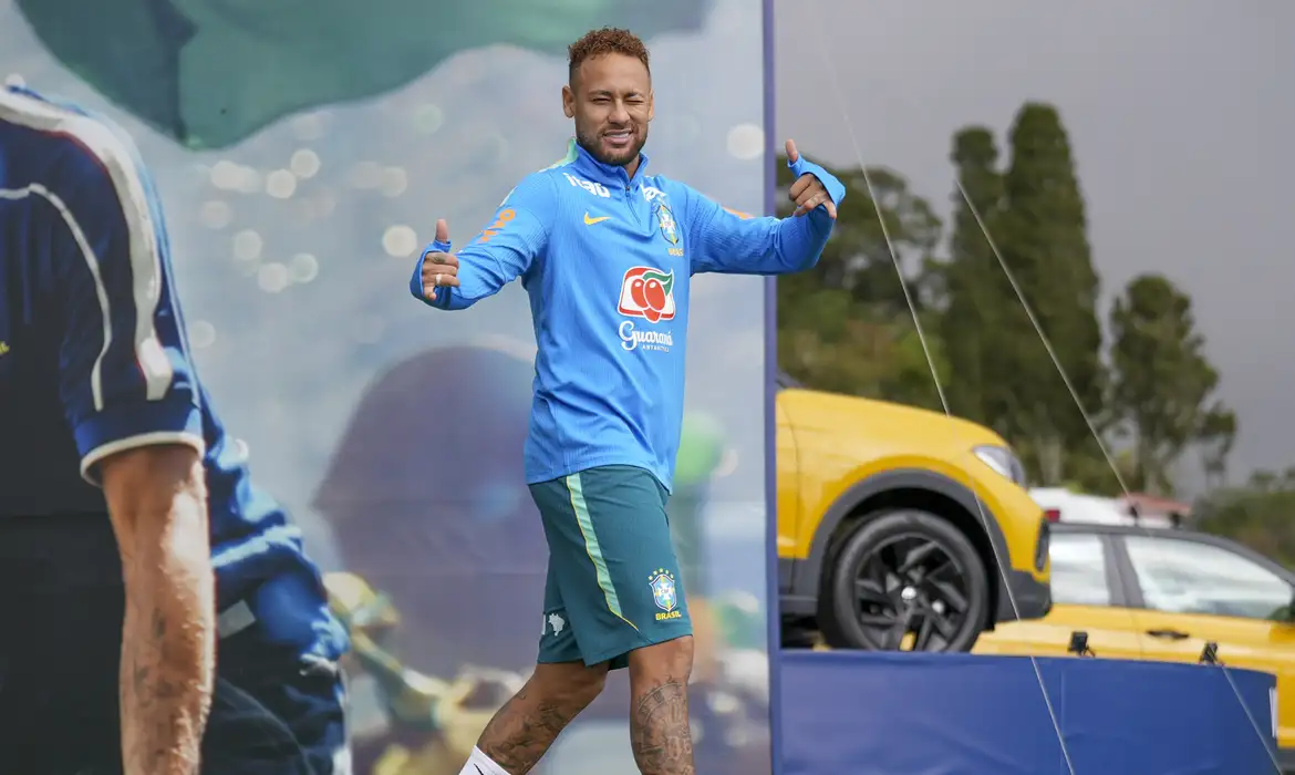 Neymar não viaja com seleção para Cleveland; segue em tratamento Imagem referente a Neymar não viaja com seleção para Cleveland; segue em tratamento
