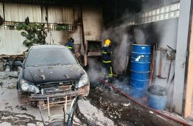 Incêndio em barracão de oficina é controlado antes de atingir veículos em Toledo