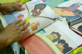 Bienal nas Escolas entra em clima de Copa para estimular leitura no RJ
