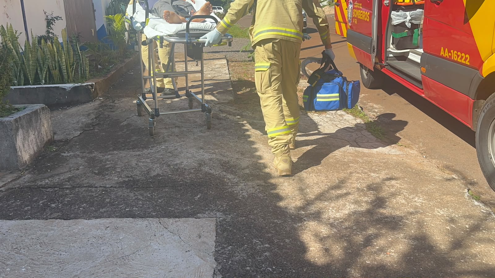 Menino de 11 anos fica ferido em brincadeira de criança no Bairro Cataratas