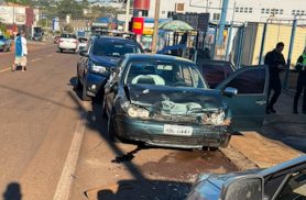 Perseguição termina com motorista detido após série de infrações e acidentes em Cascavel