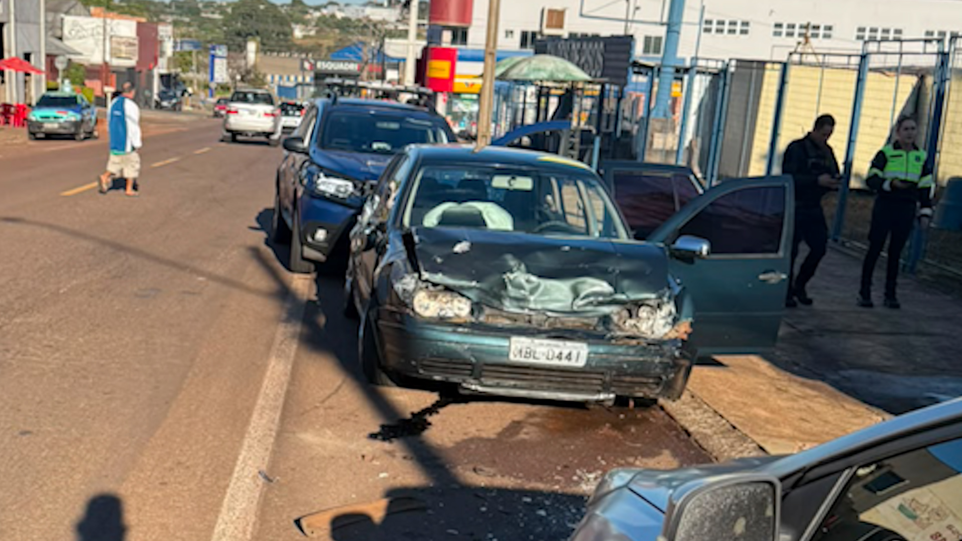 Imagem referente a Perseguição termina com motorista detido após série de infrações e acidentes em Cascavel