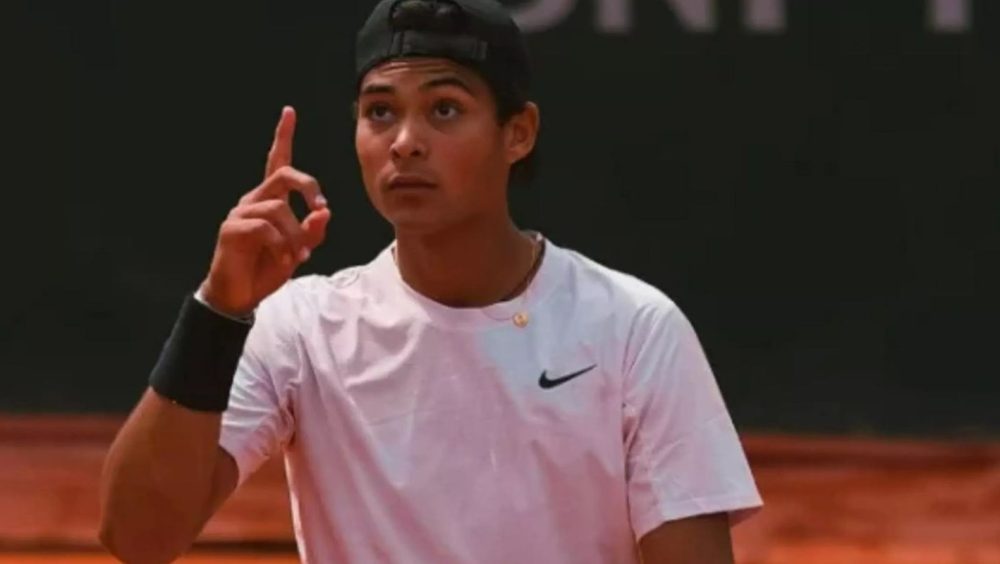 Guto Miguel se torna 1º brasileiro campeão juvenil em Roland Garros Imagem referente a Guto Miguel se torna 1º brasileiro campeão juvenil em Roland Garros