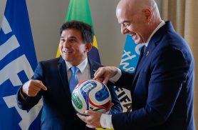 Ministro do Esporte entrega marco regulatório da Copa Feminina à Fifa