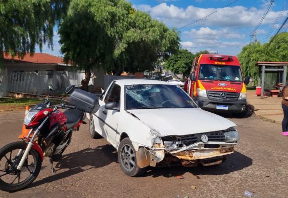 Colisão entre carro e motocicleta mobiliza socorristas no Brasmadeira