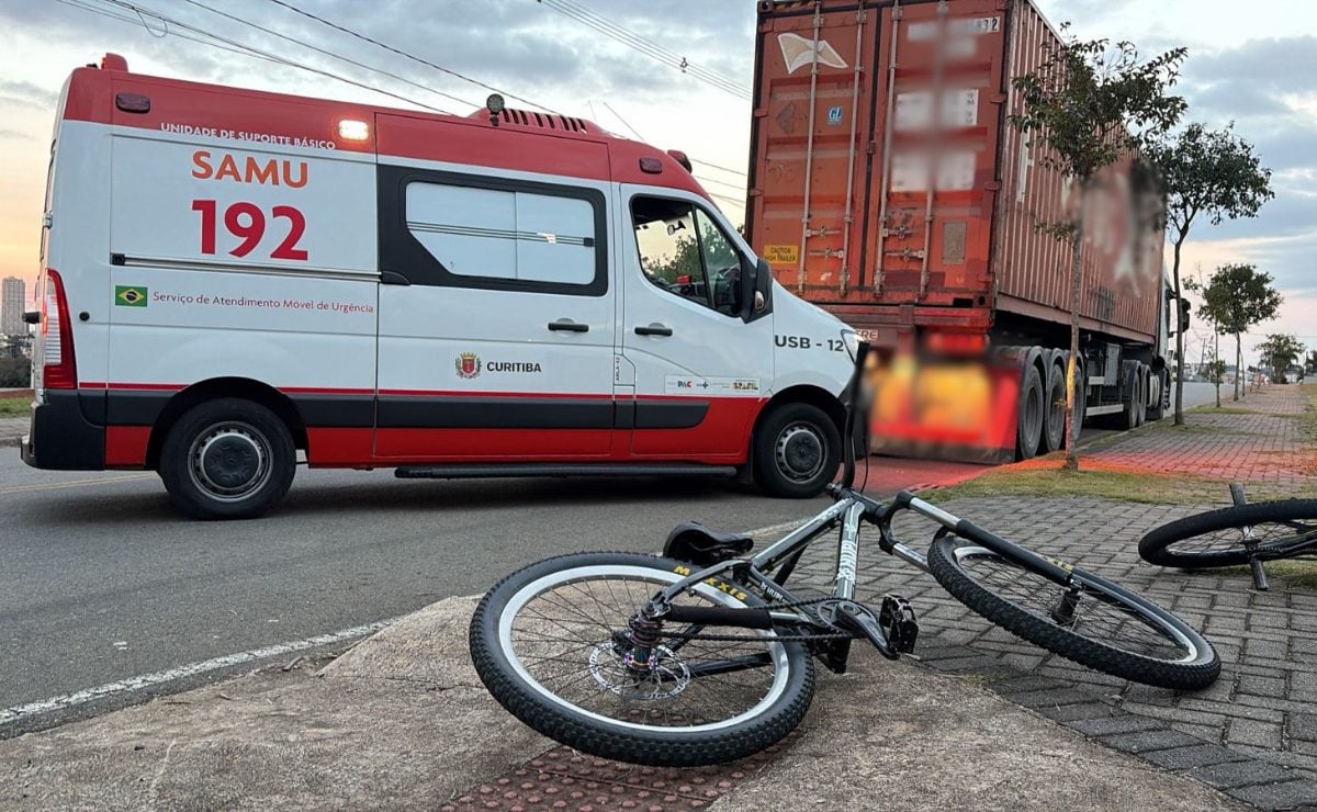 Imagem referente a Soldado da PM salva adolescente de 15 anos após grave acidente de bicicleta na CIC
