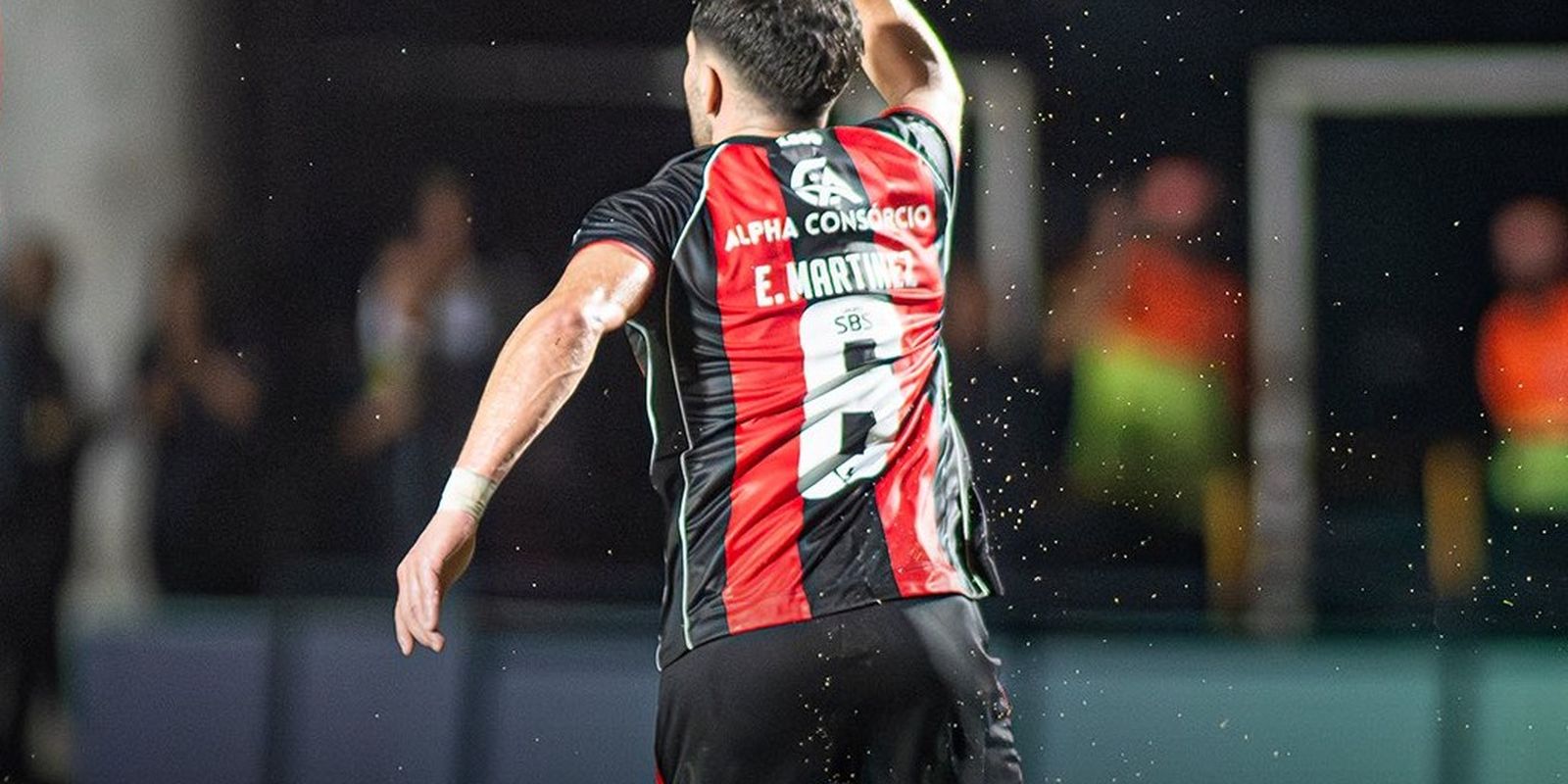 Imagem referente a Vitória vira sobre Fortaleza e conquista o penta da Copa do Nordeste